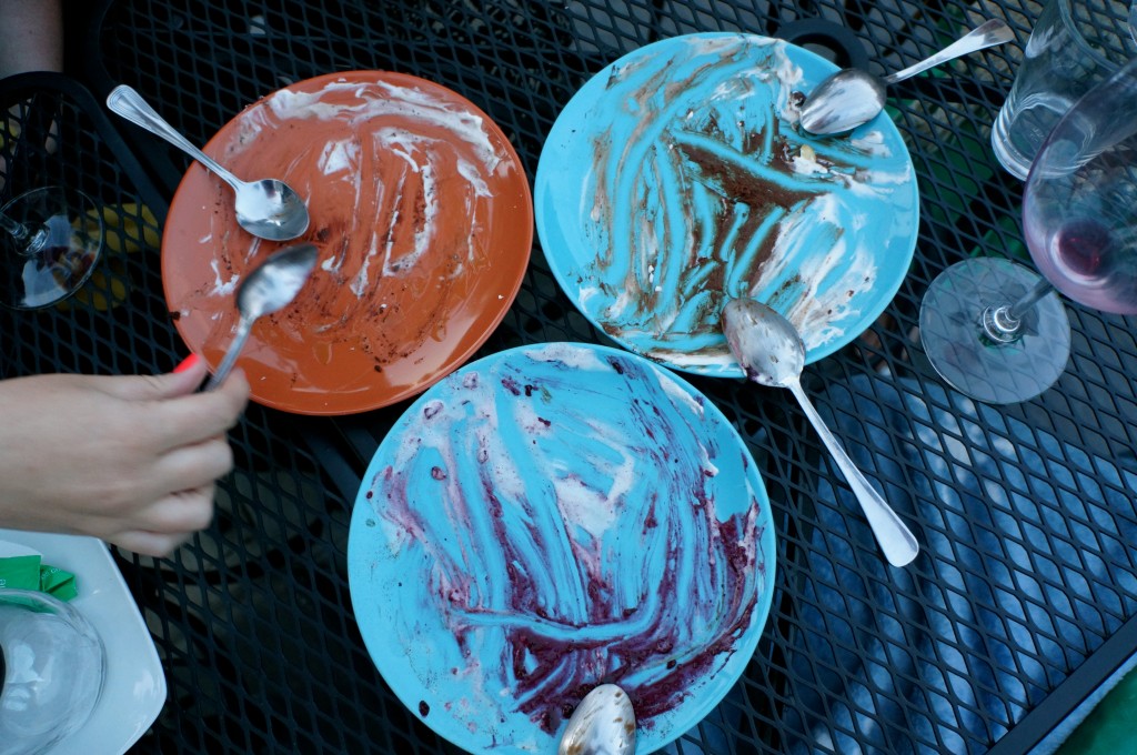 clean dessert plates