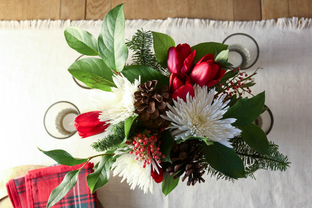 how to make a holiday centerpiece