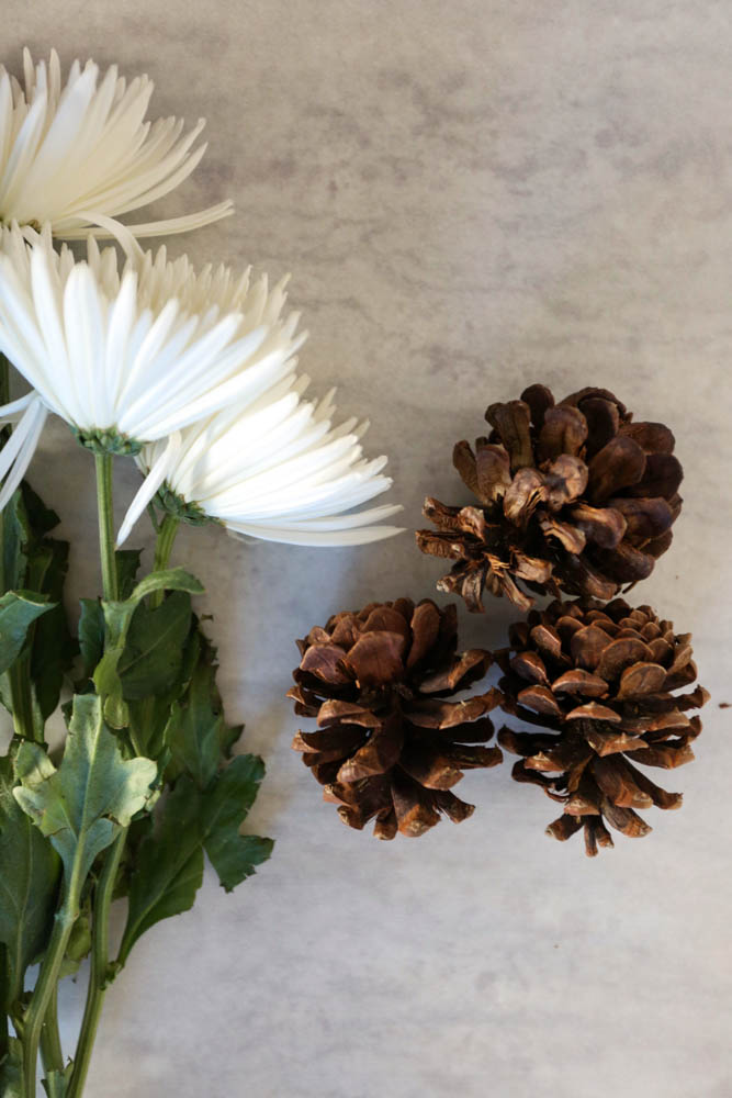 how to make a holiday centerpiece